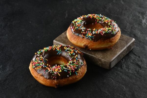ÇİKOLATALI DONUT