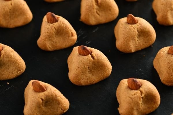 KARIŞIK TATLI SPECİAL KURU PASTA KG